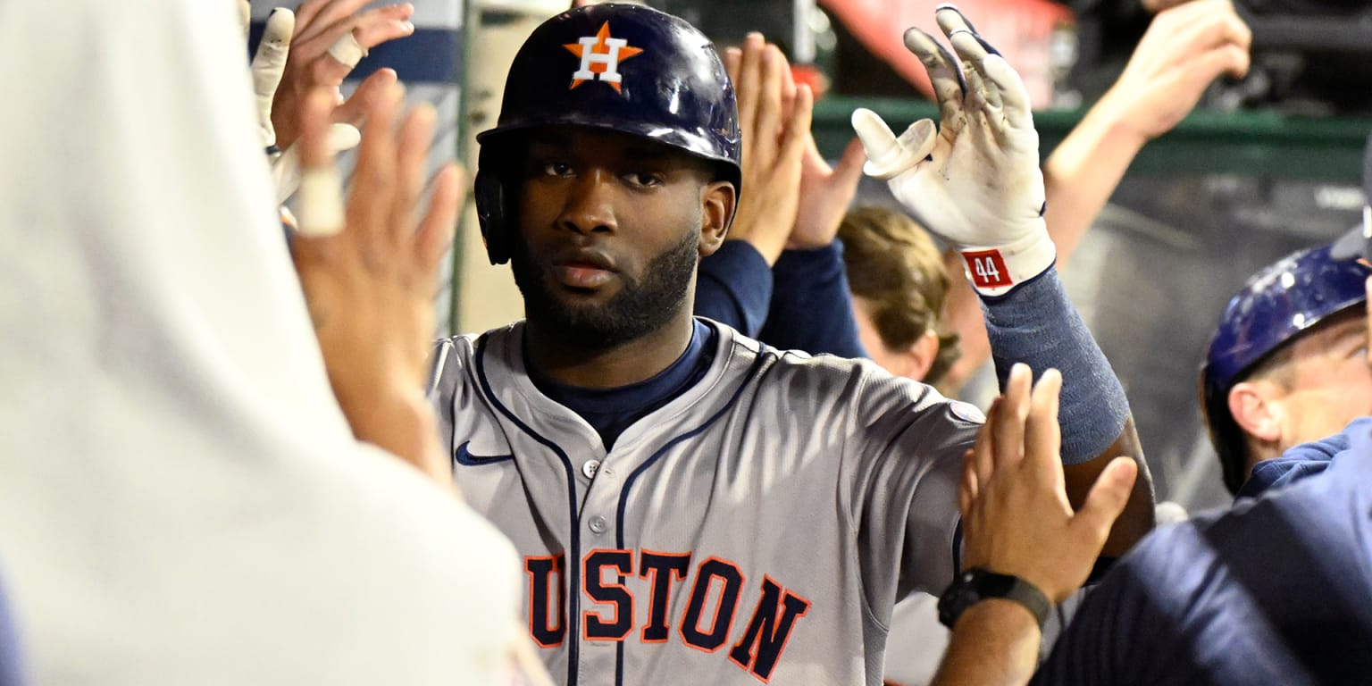 Yordan Alvarez has 3 extra-base hits in win over Angels